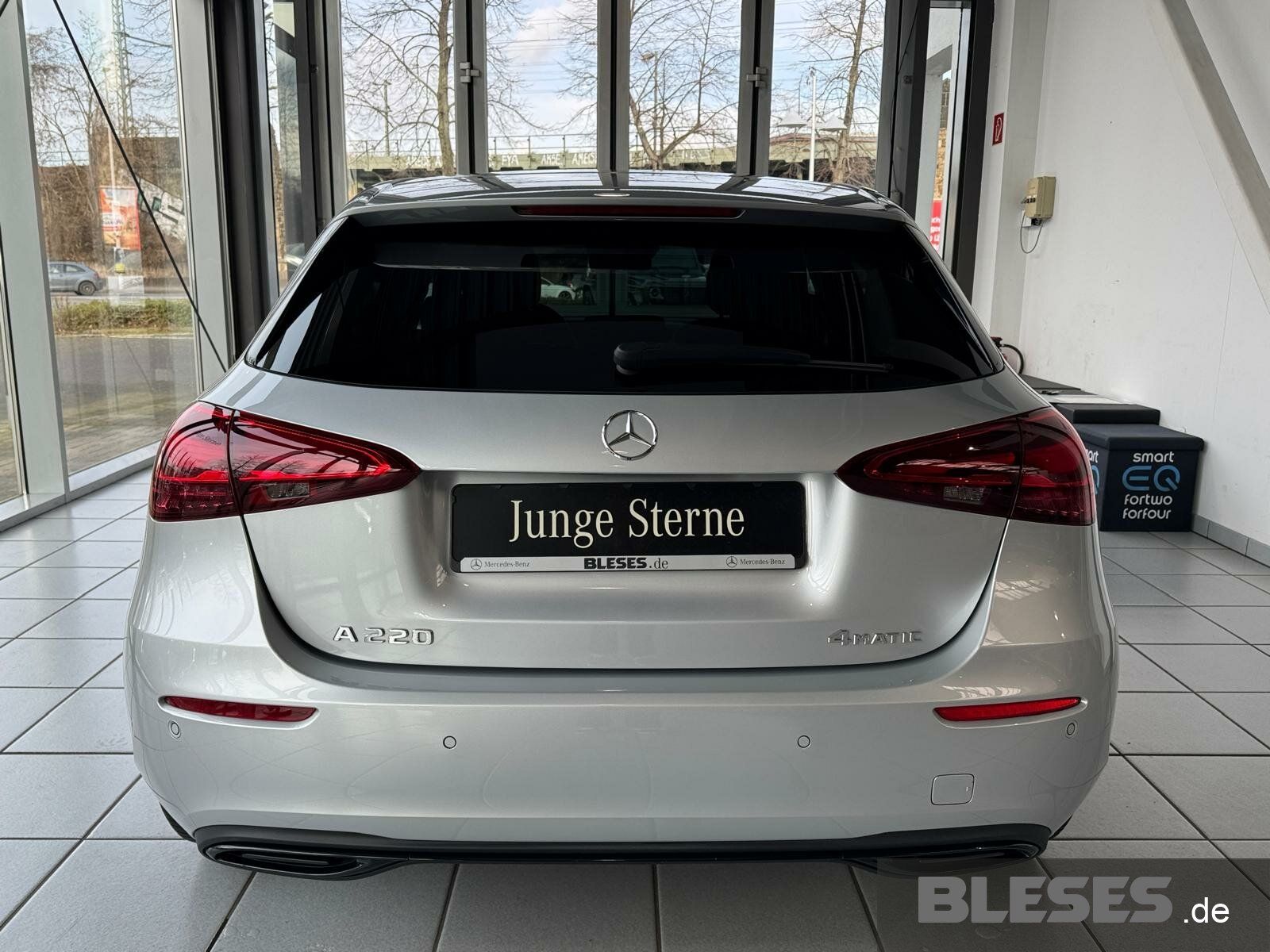 Mercedes-Benz A 220 4M Progressive - Samsaru's Car Outlet