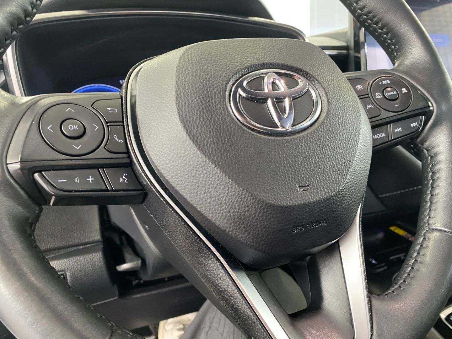 Toyota Corolla 1.8 Hybrid Team D *LED*ACC*CAM*SHZ*PDC*