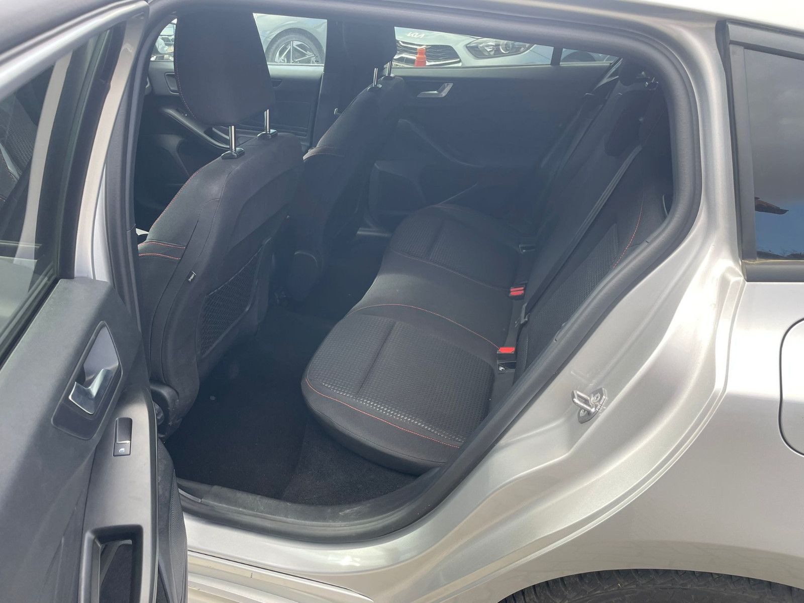 Ford Focus Turnier ST-Line 1.5 Autom,Navi,ALU,ALLWETE