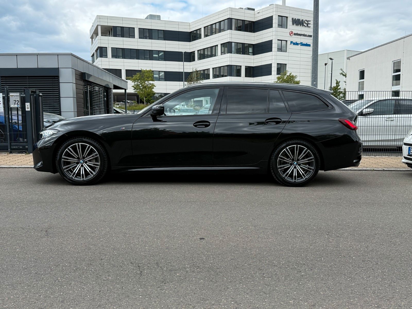 BMW 330 i M Sport - Samsaru's Car Outlet