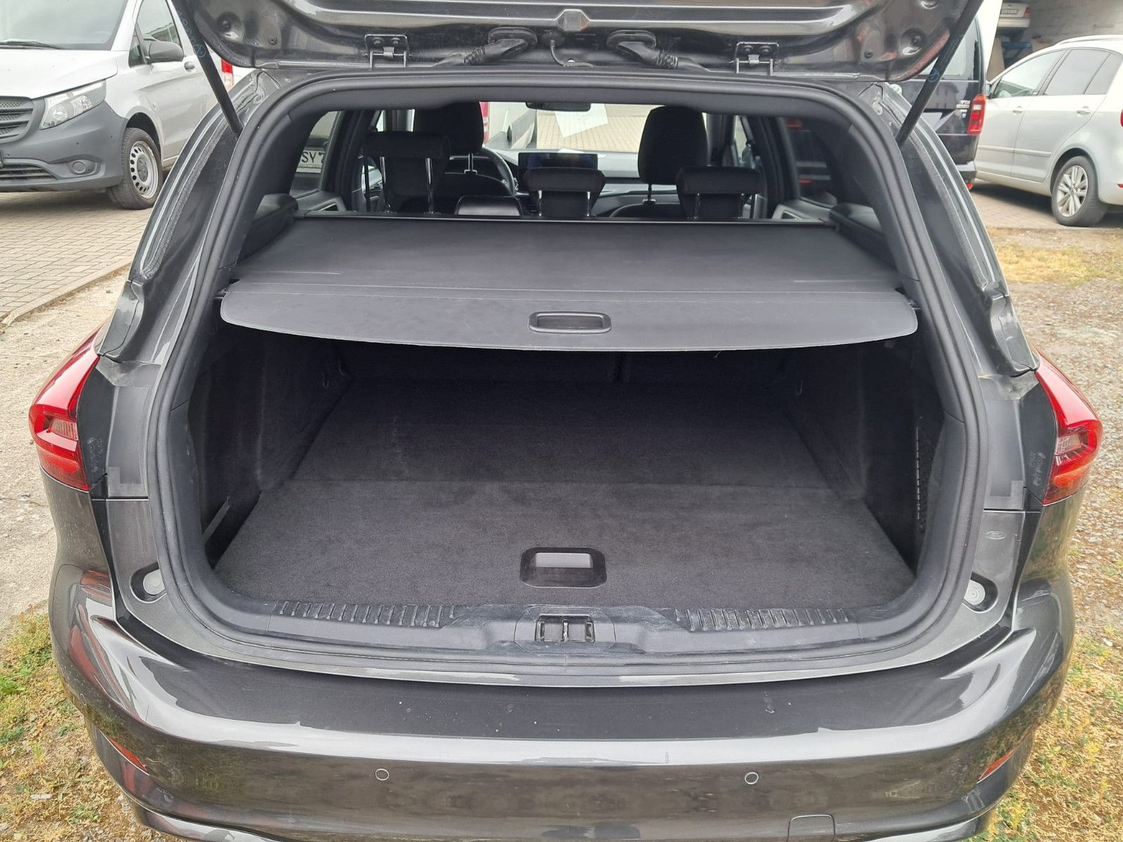 Ford Focus Turnier ST-Line 1.5 Autom,Navi,ALU,Allwett