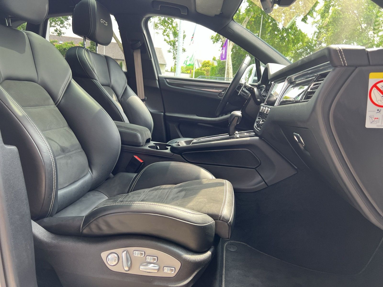 Porsche Macan GTS - Samsaru's Car Outlet