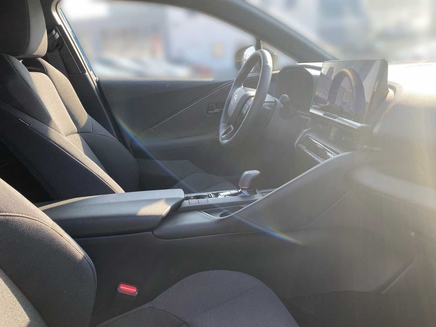 Toyota C-HR Hybrid 1.8 Hybrid Team - Samsaru's Car Outlet