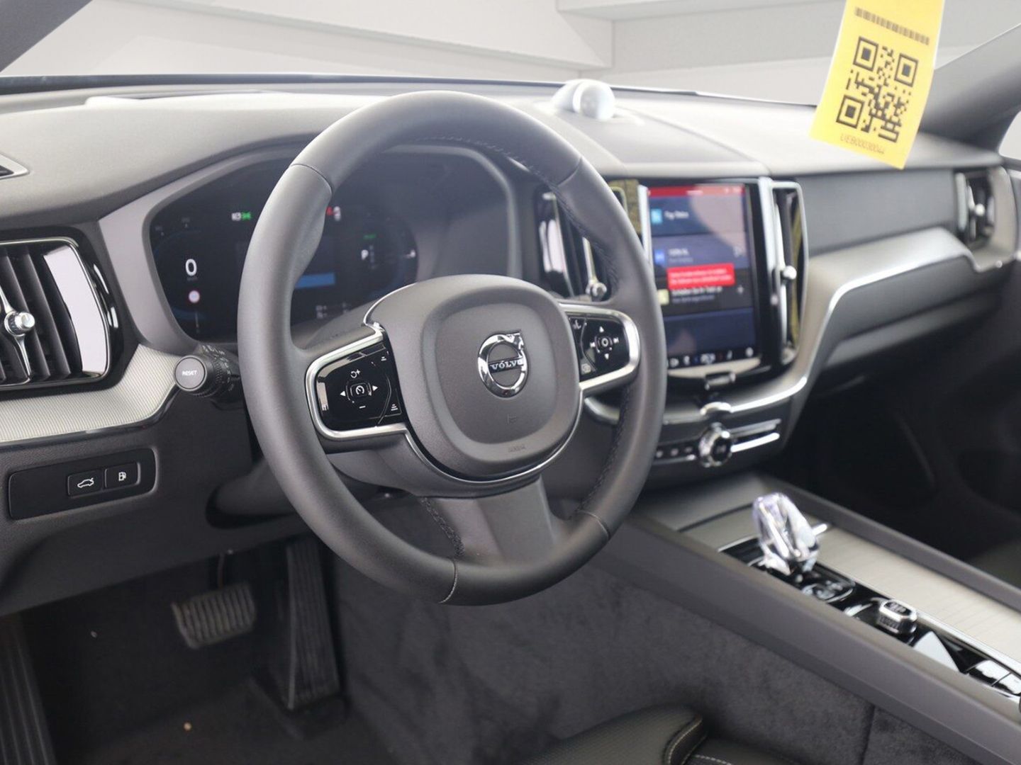 Volvo XC60 T6 Plus Black - Samsaru's Car Outlet