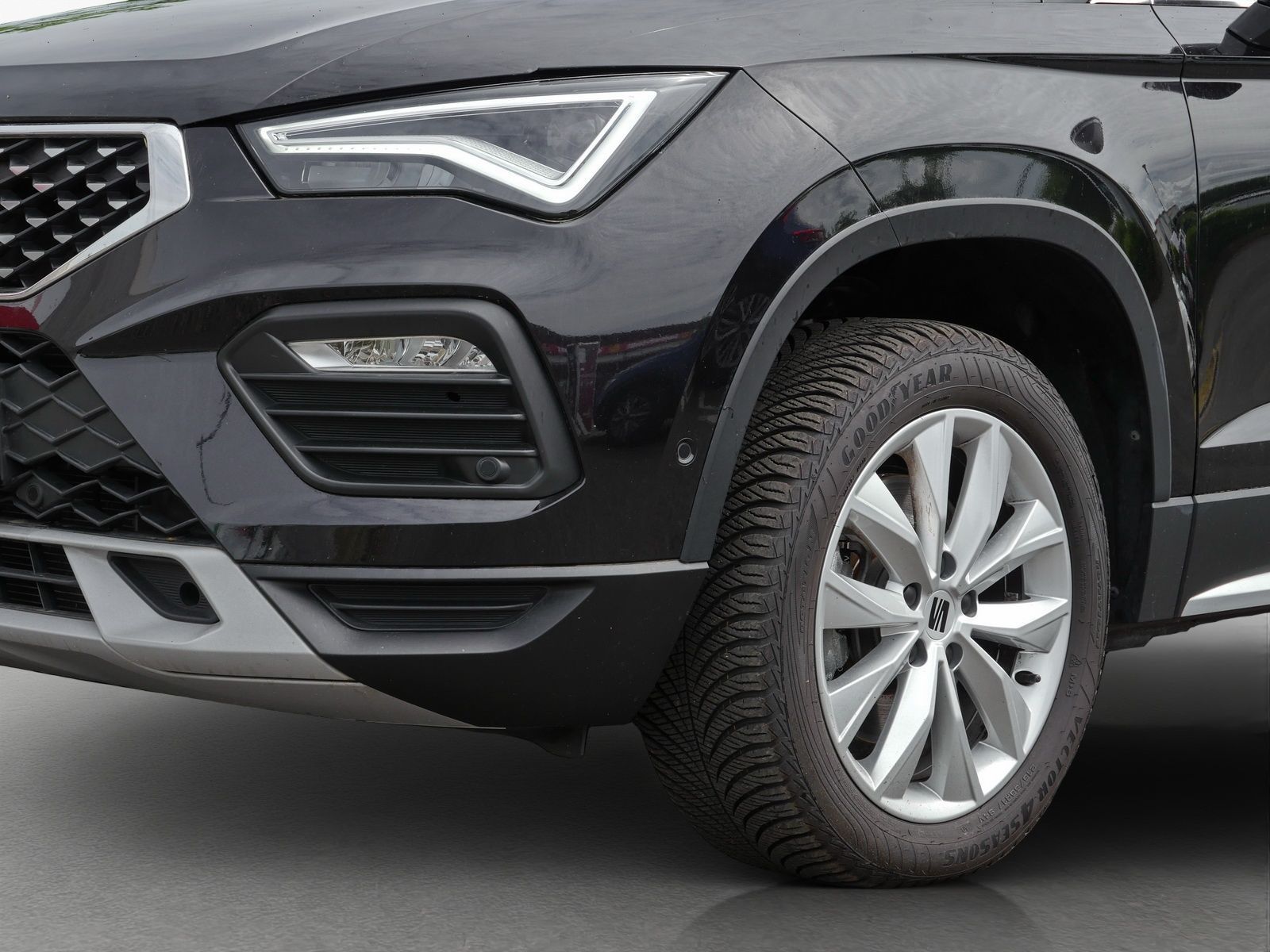 Seat Ateca Xperience 2.0 TDI RFK*LED*ACC*AHK*Navi