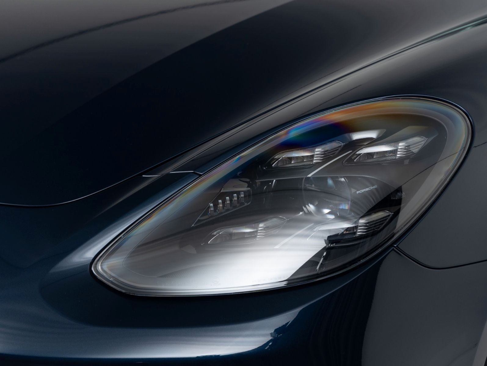 Porsche Panamera Turbo S E-Hybrid - VOLLES AUTO!!!