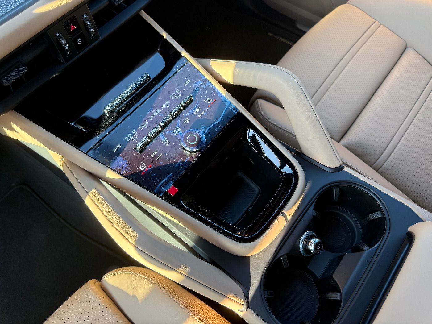 Porsche Cayenne E-Hybrid | Luftfederung | Panorama | AHK