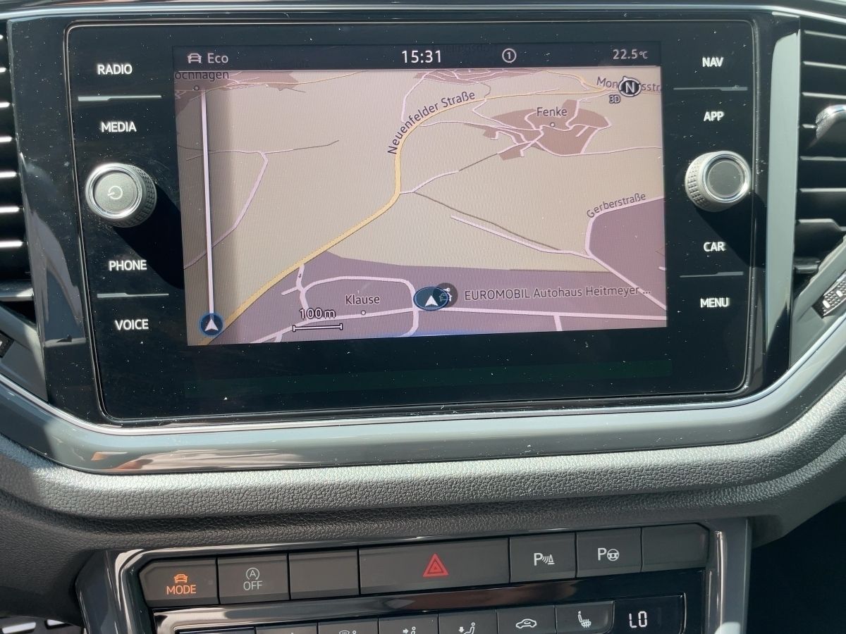 Volkswagen T-Roc 1.5 TSI Sport - Samsaru's Car Outlet