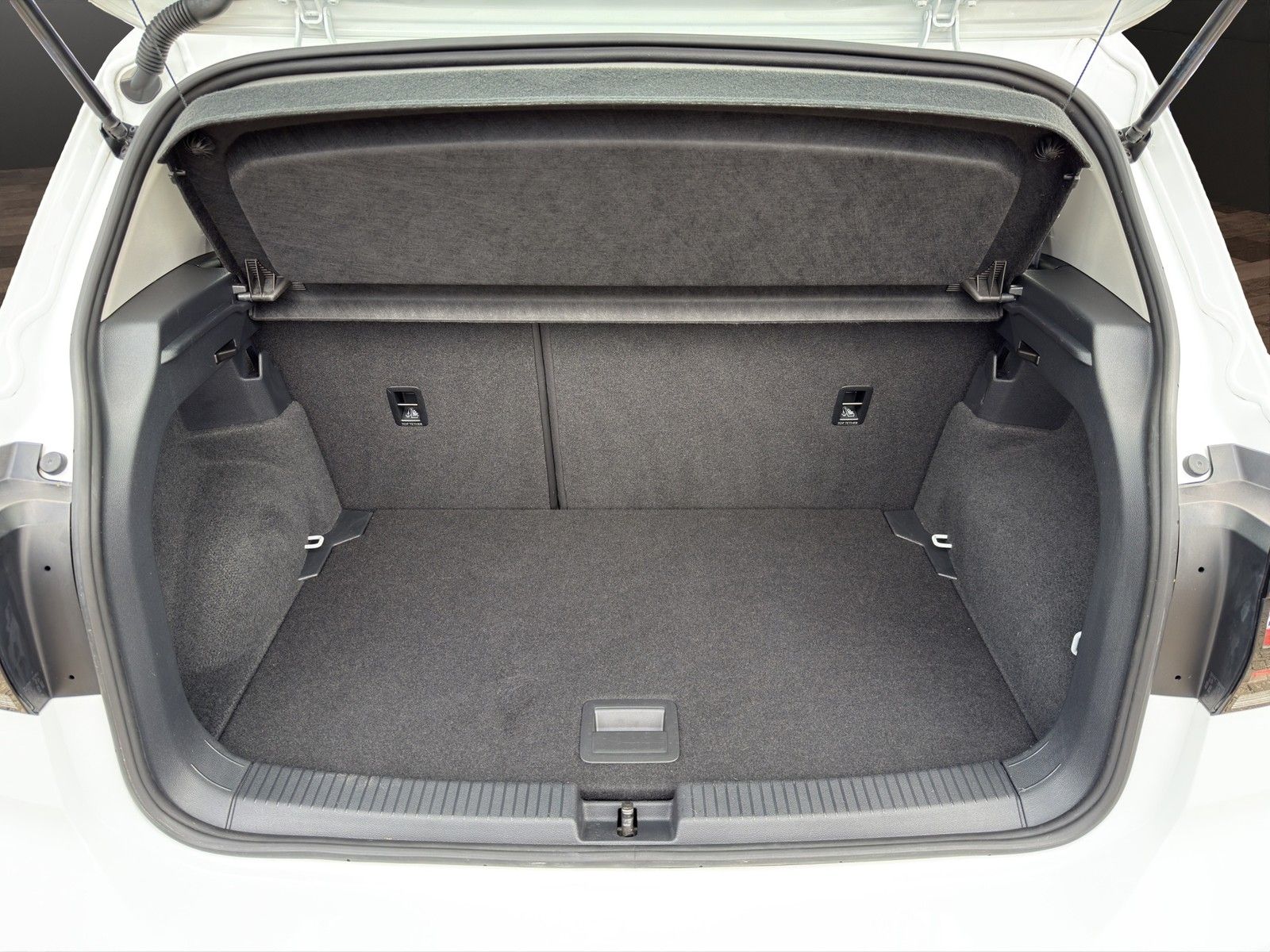 Volkswagen T-Cross 1.0 TSI Life - Samsaru's Car Outlet
