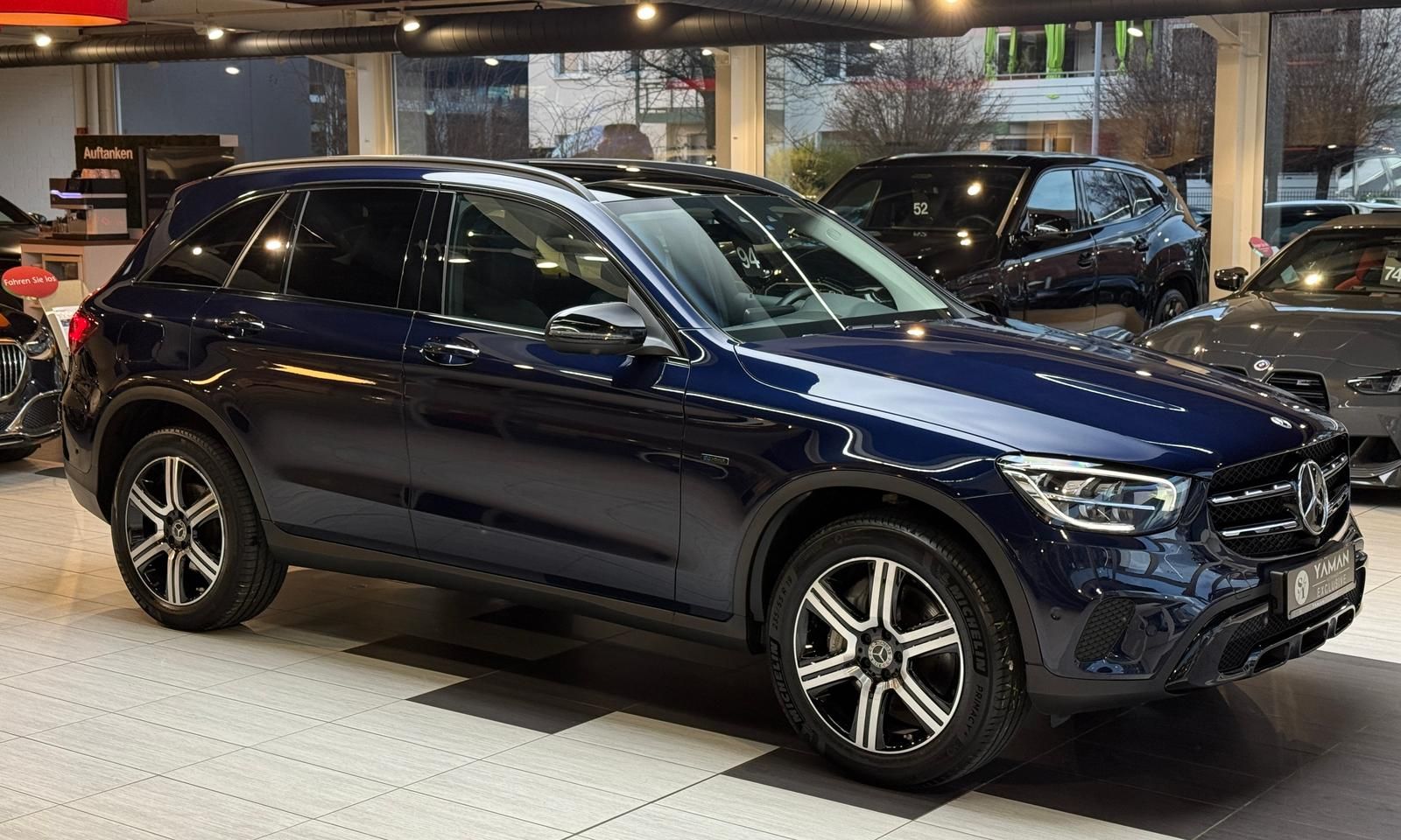 Mercedes-Benz GLC 300 e 4Matic*Panorama*360°*AHK*KeylessGO