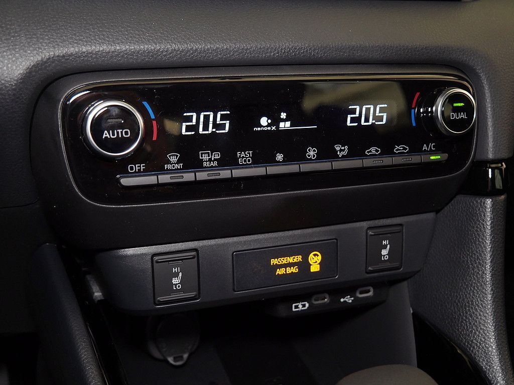 Toyota Yaris Hybrid Style Plus SHZ KAMERA NAVI ACC LED