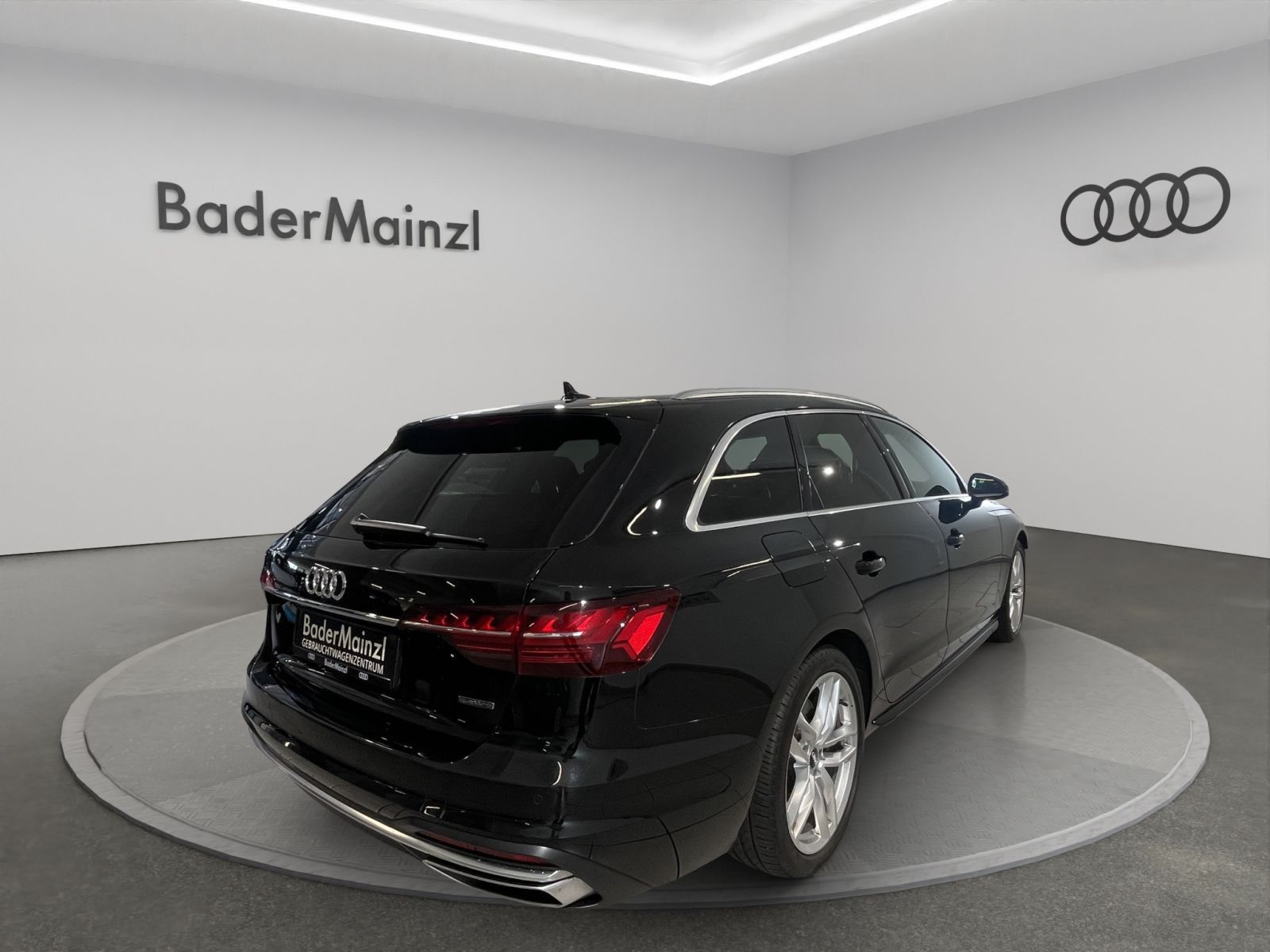 Audi A4 Avant advanced 45 TFSI quattro - Samsaru's Car Outlet