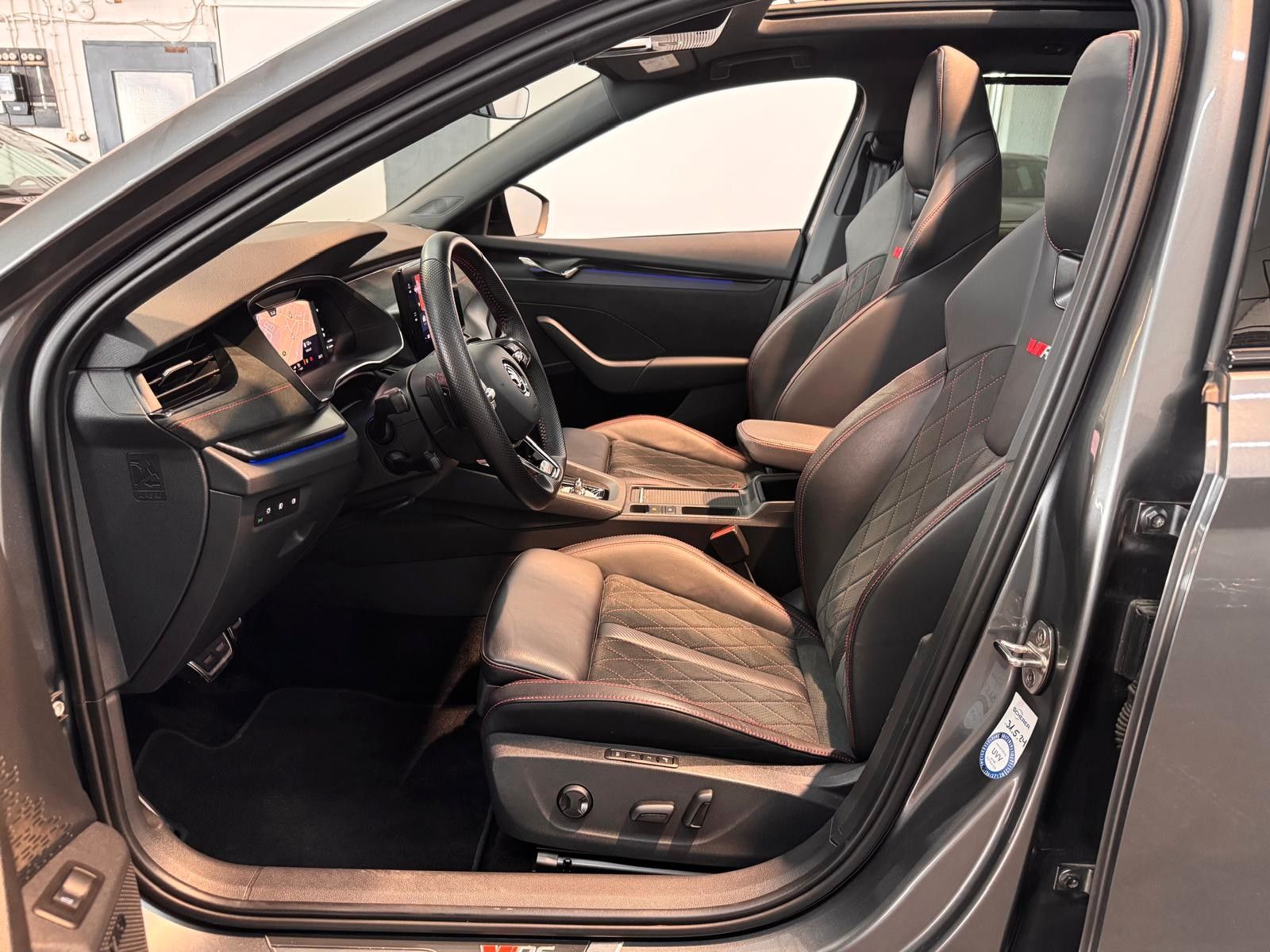 Skoda RS 4x4 PANO/HUD/360°/AHK/MASS/AMB/ACC/TRA.P.