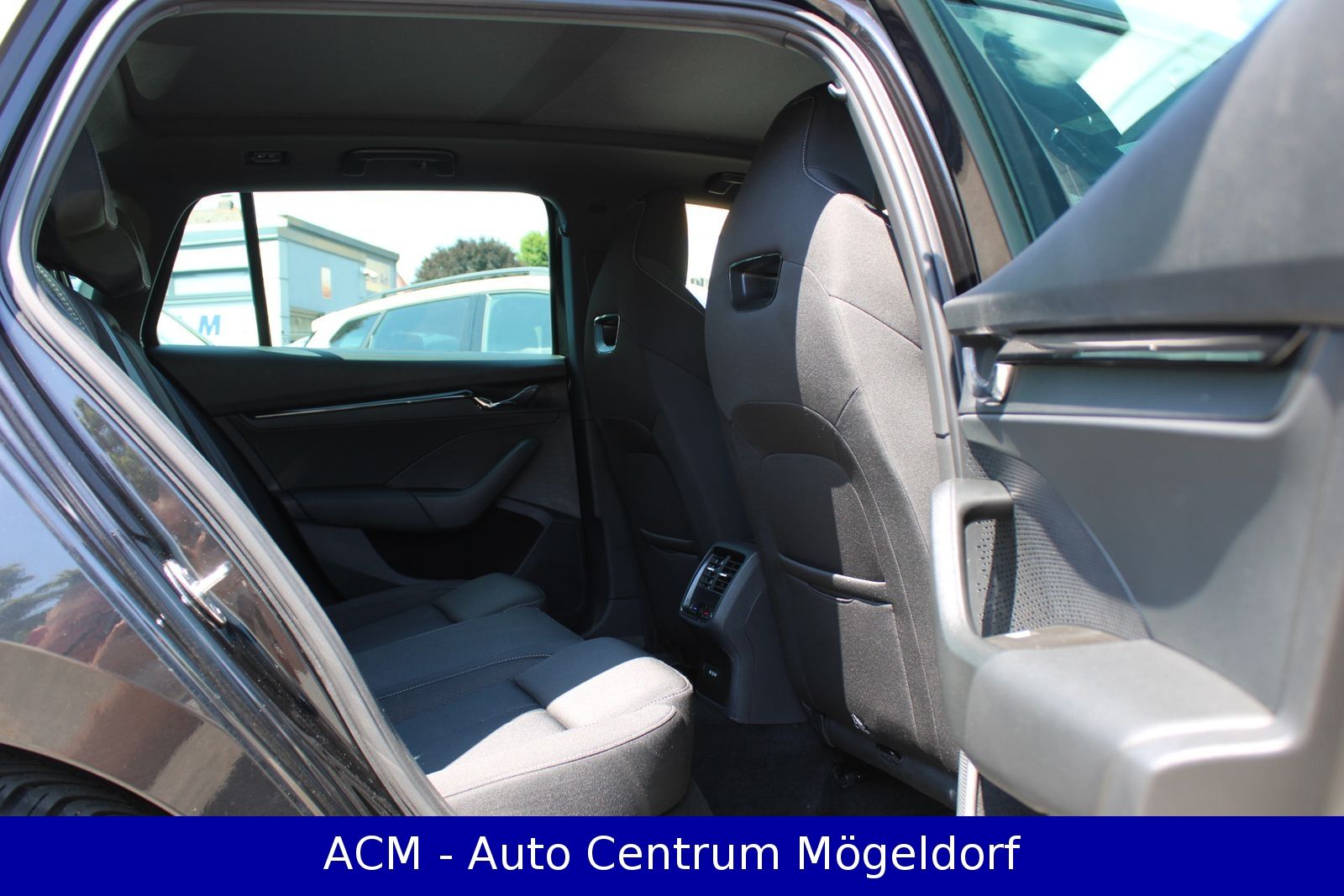 Skoda Octavia 2.0TDI Sportline - Samsaru's Car Outlet