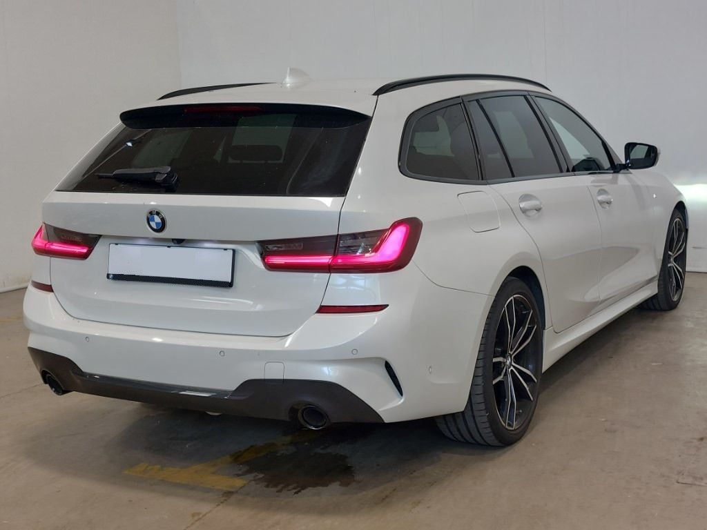 BMW 320 d xDrive M-SPORT - Samsaru's Car Outlet