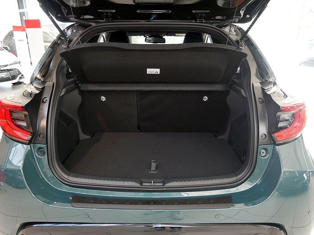 Toyota Yaris Hybrid Style Plus SHZ KAMERA NAVI ACC LED