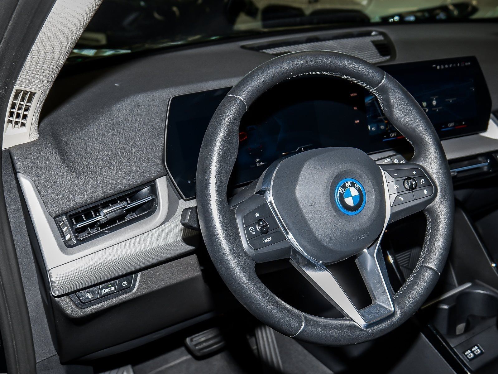 BMW X1 xDrive25e RFK - Samsaru's Car Outlet