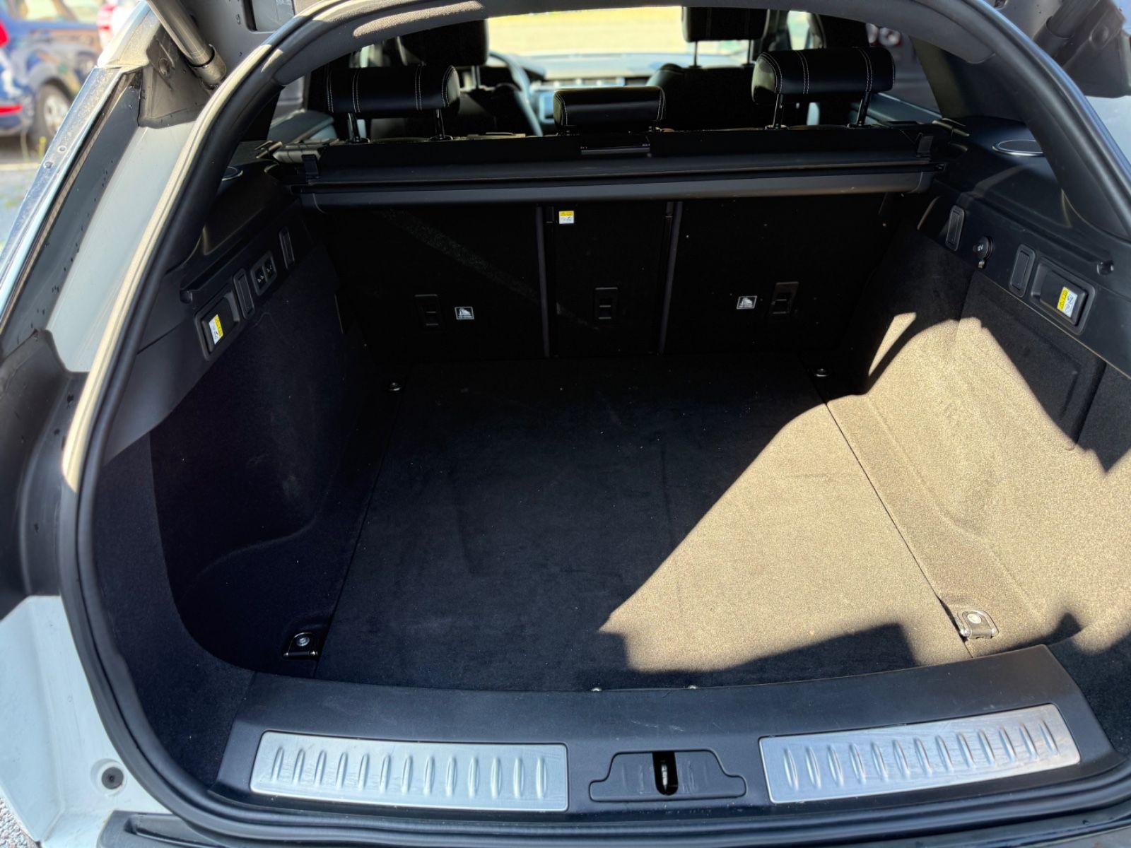 Range Rover Velar R-Dynamic - Samsaru's Car Outlet