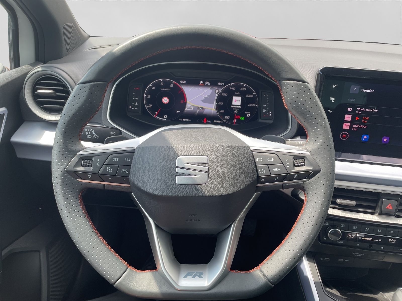 Seat Arona 1.5 TSI DSG FR NAVI AHK ACC PARKL SH GJR