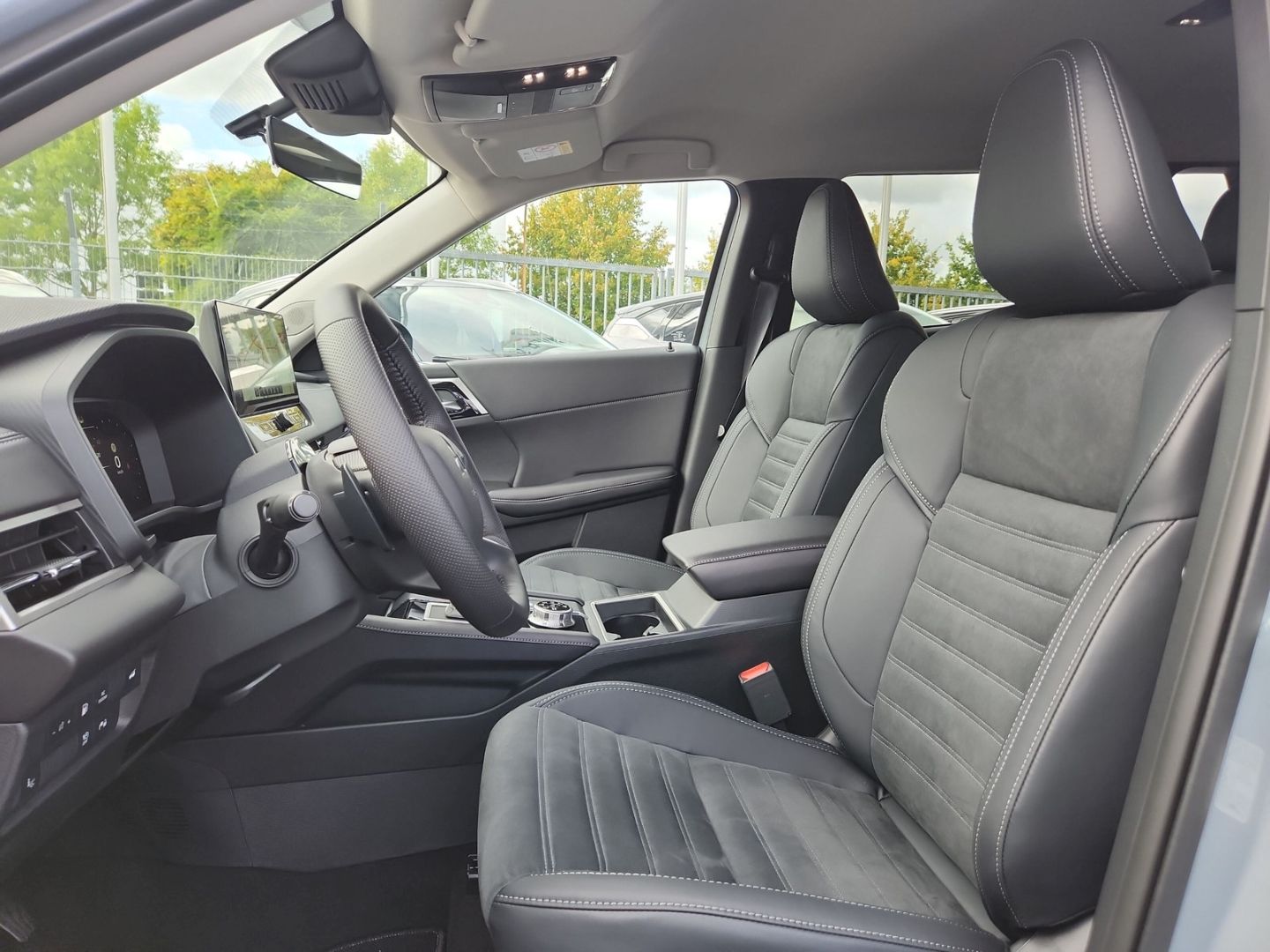 Mitsubishi Plug-in Hybrid Outlander Intro 4WD *neues Modell