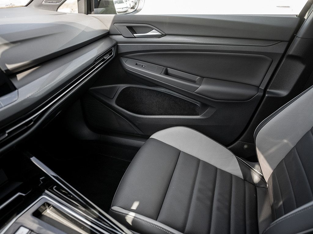 Volkswagen Golf VIII GTD 2.0 TDI AHK NAVI MATRIX SHZ KLIMA