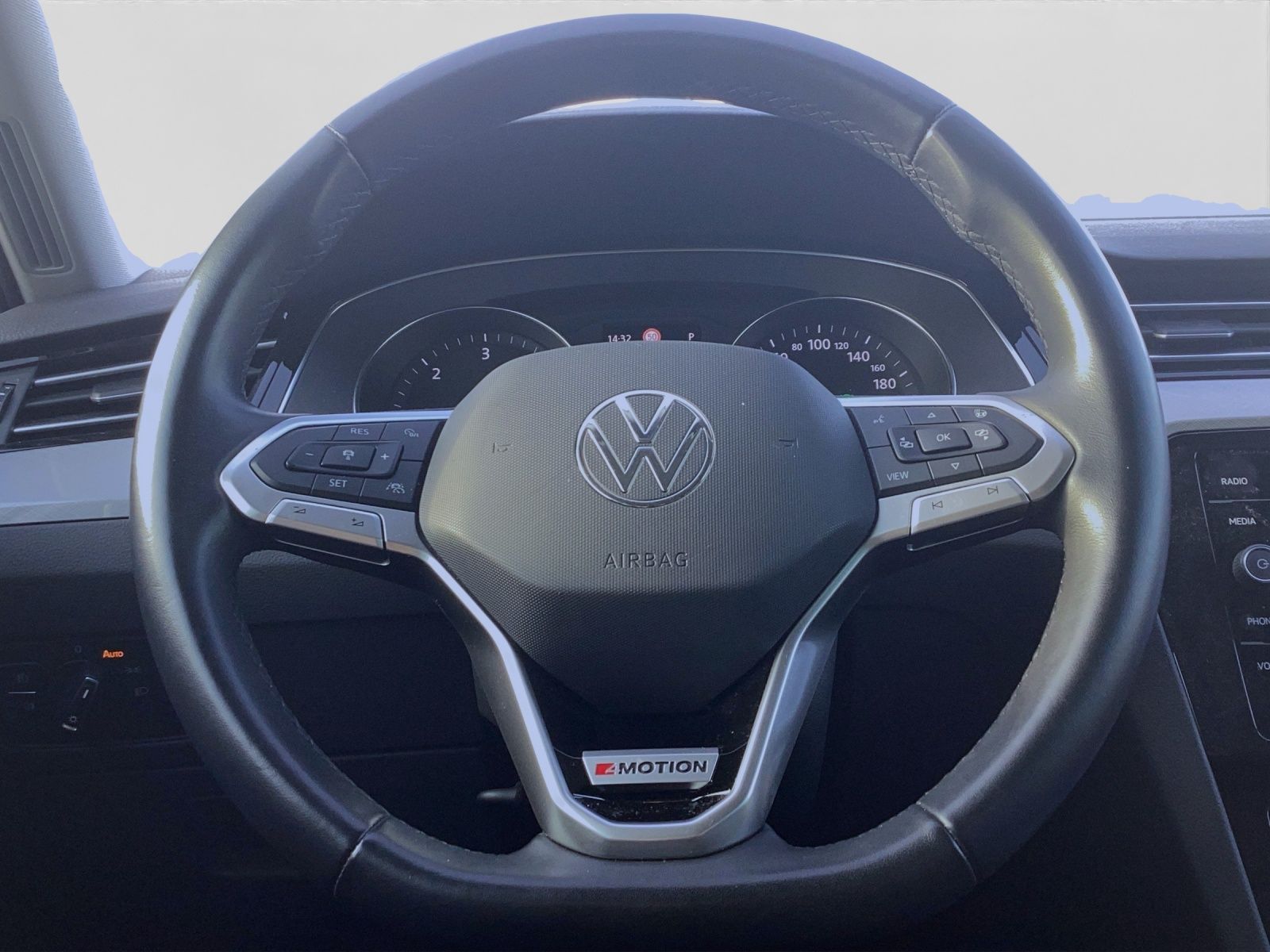 Volkswagen Passat Variant 2.0 TDI DSG 4M BUSINESS LM18 AHK