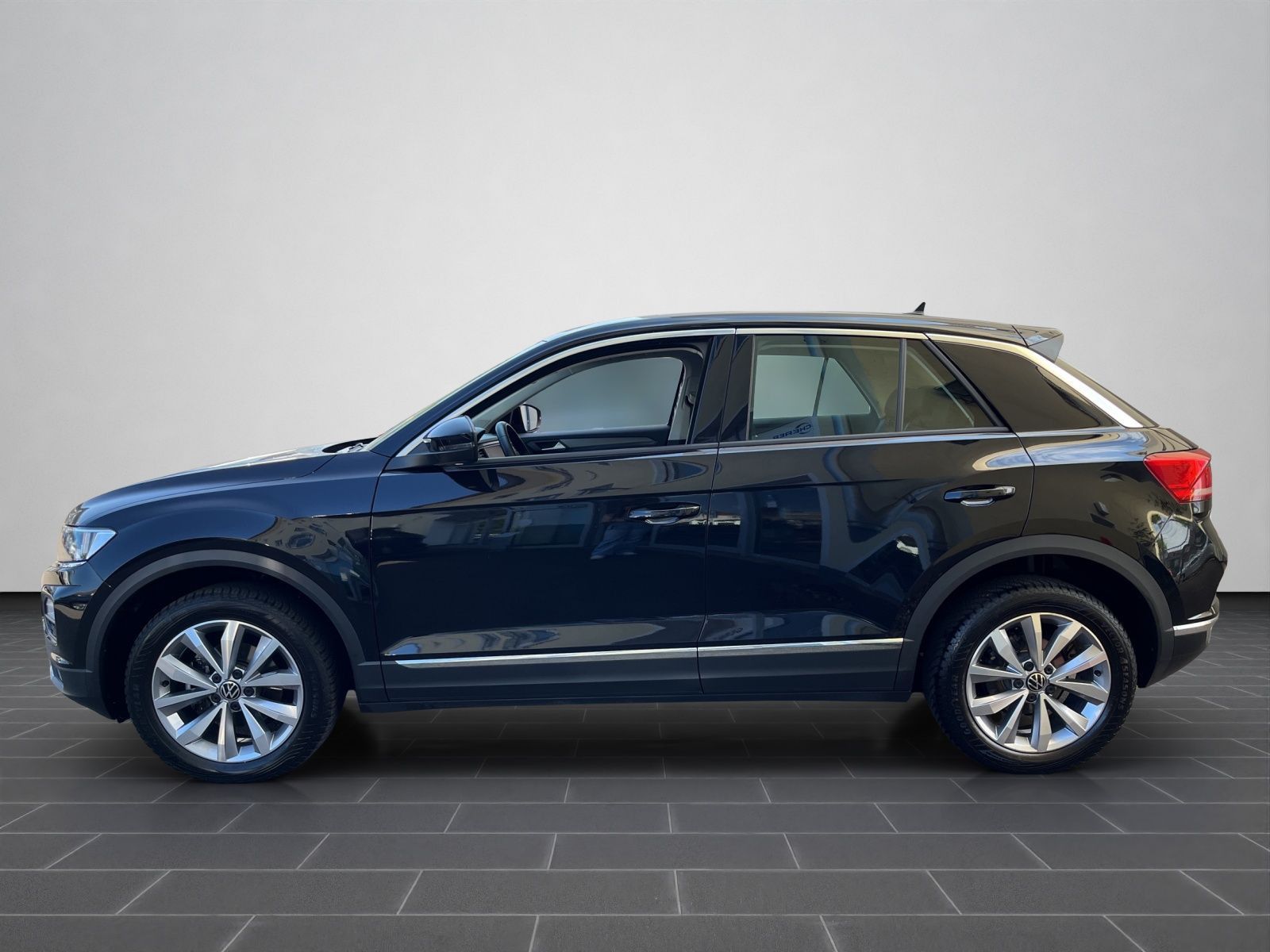 Volkswagen T-Roc Style 1.5 TSI DSG - Samsaru's Car Outlet
