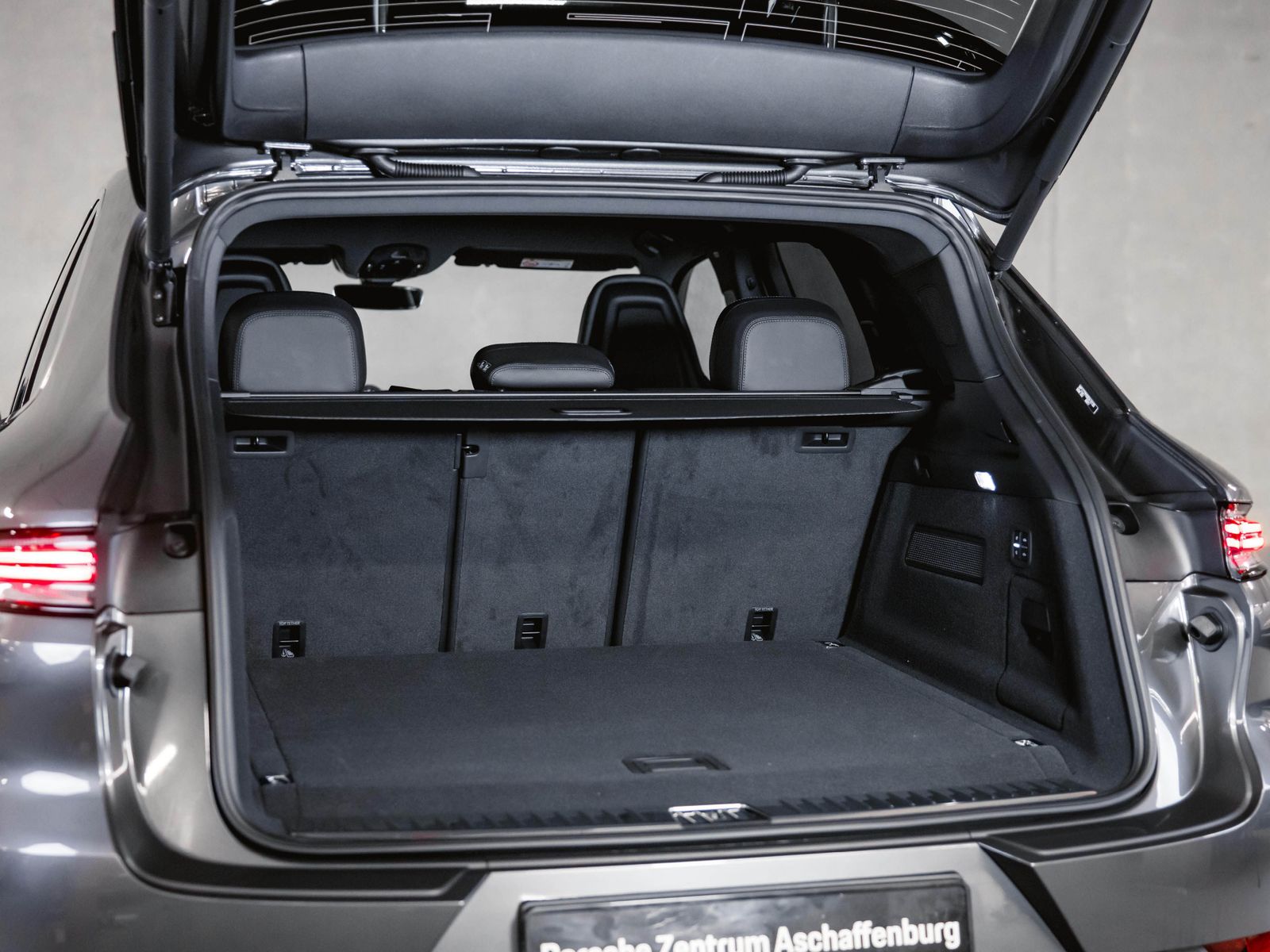 Porsche Cayenne E-Hybrid Sportabgasanlage Sportlenkrad
