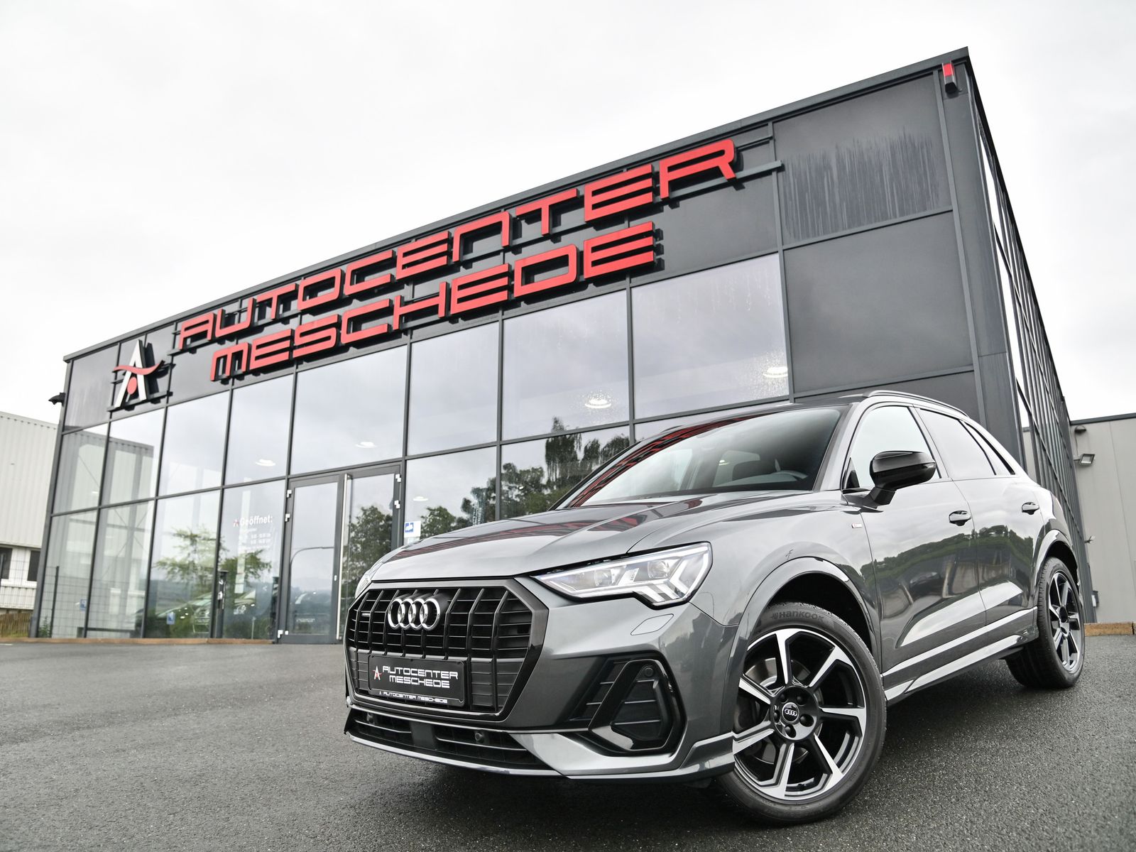 Audi Q3 40 TFSI quattro S line - Samsaru's Car Outlet