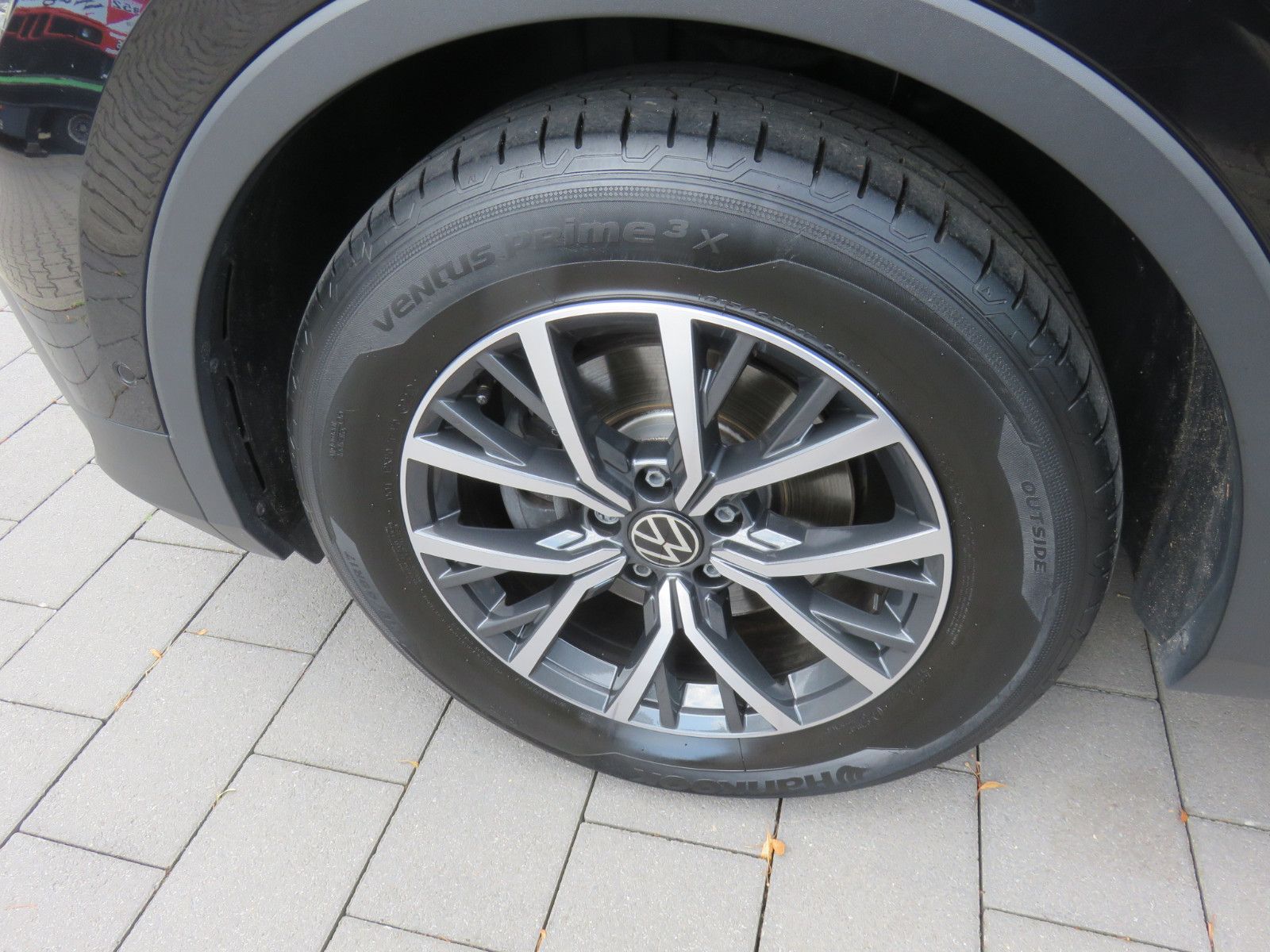 Volkswagen Tiguan 2.0 TDI DSG Life - Samsaru's Car Outlet