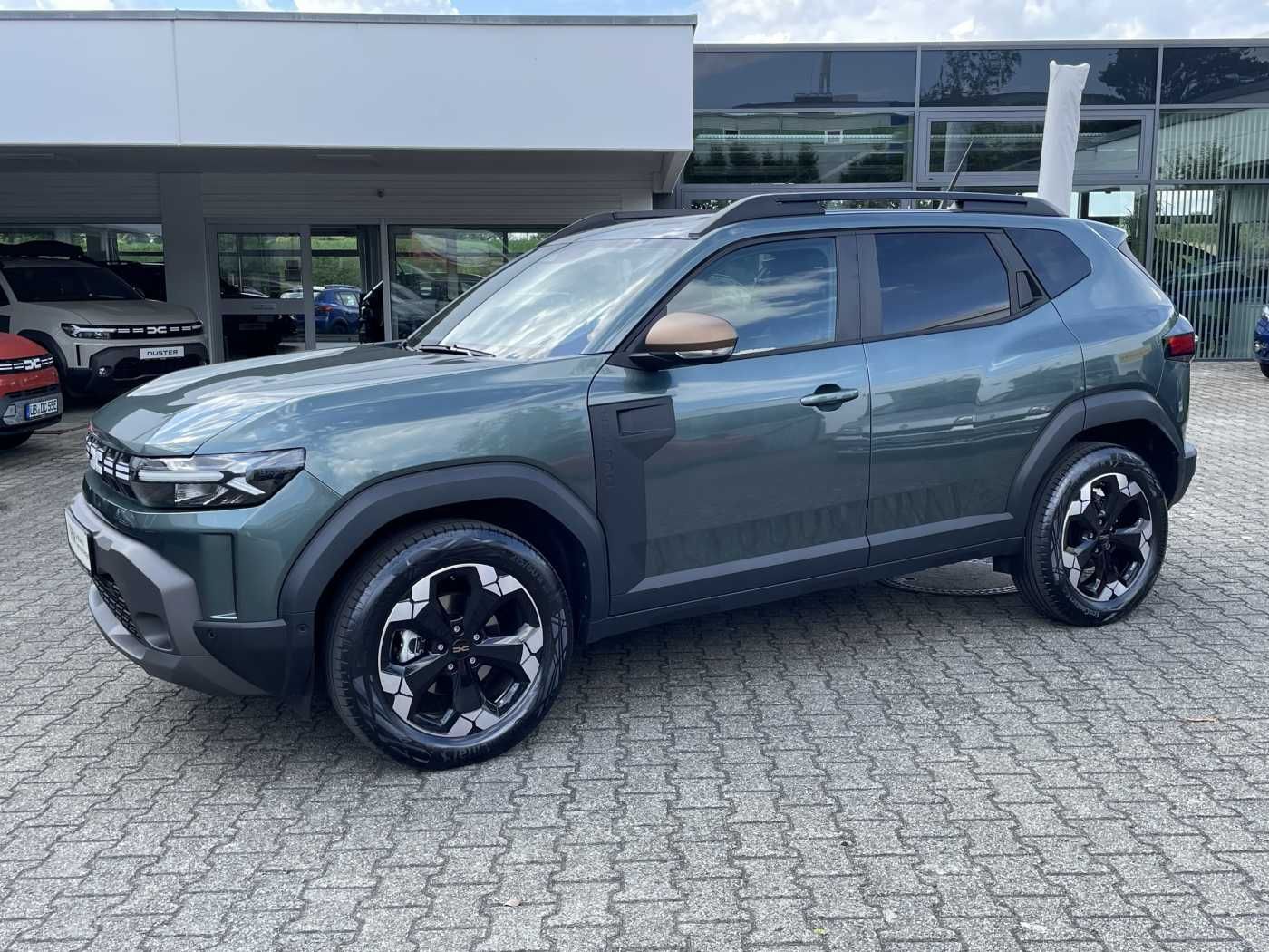 Dacia Duster Hybrid 140 Extreme - Samsaru's Car Outlet