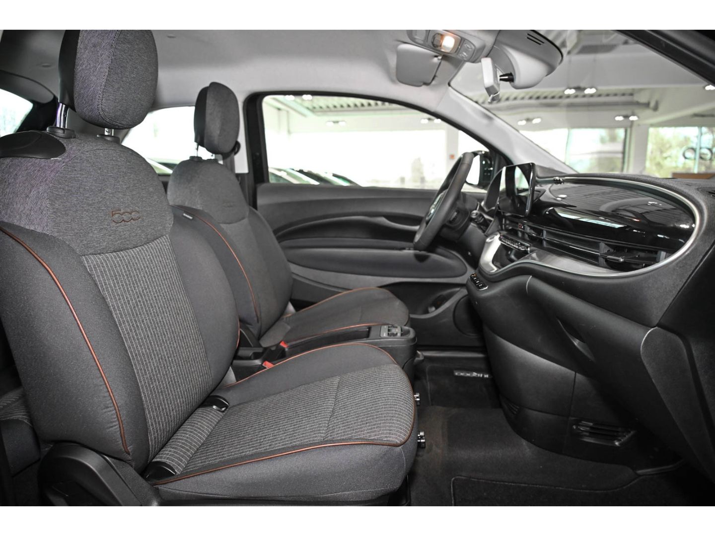Fiat 500e Icon - Samsaru's Car Outlet