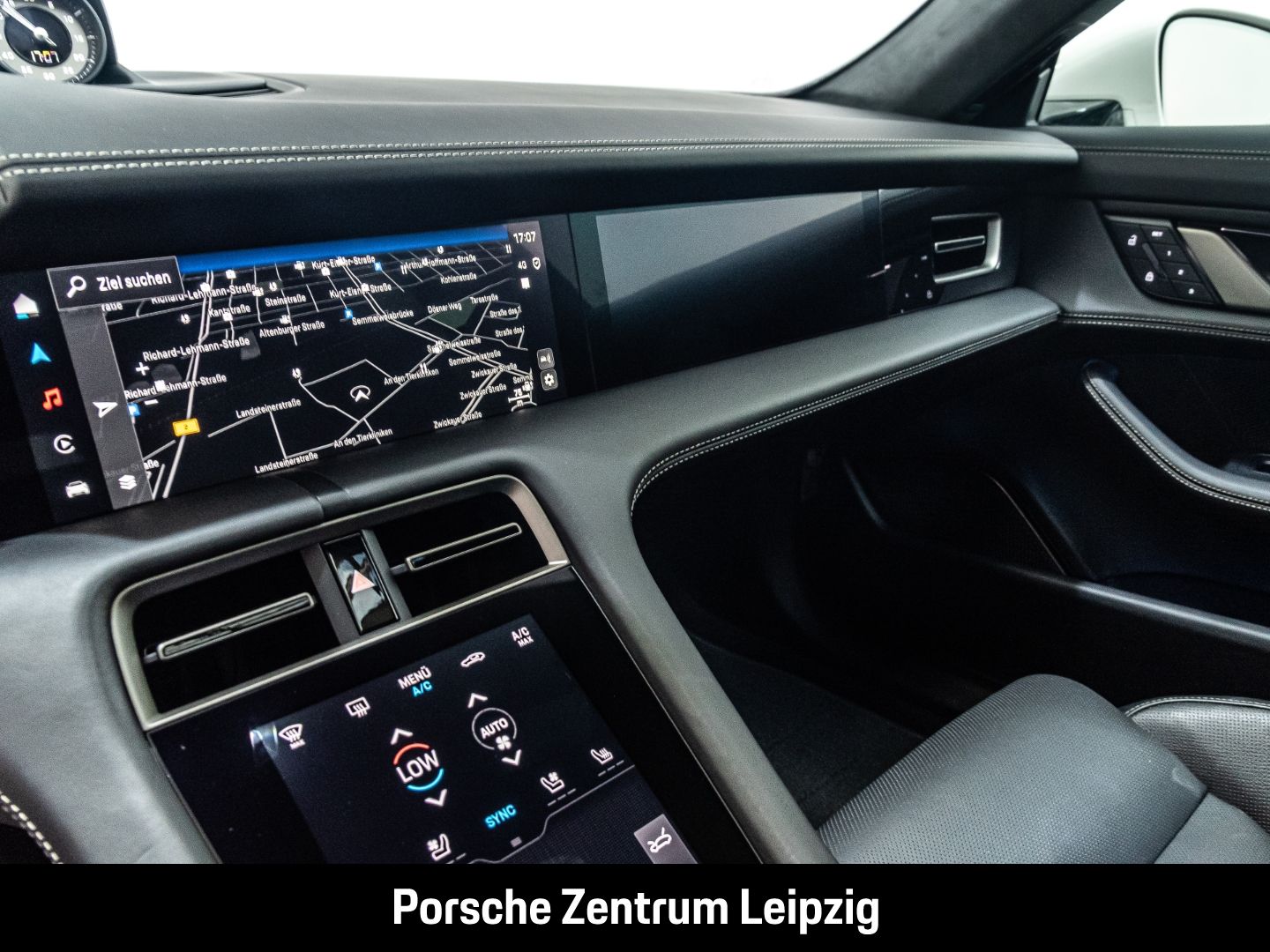 Porsche Taycan Turbo S Cross Turismo ActiveRide Burmeste