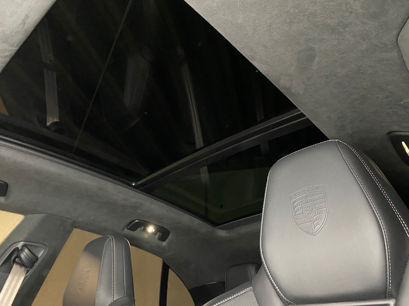Porsche Macan Turbo | Hinterachslenkung | AHK | 22-Zoll