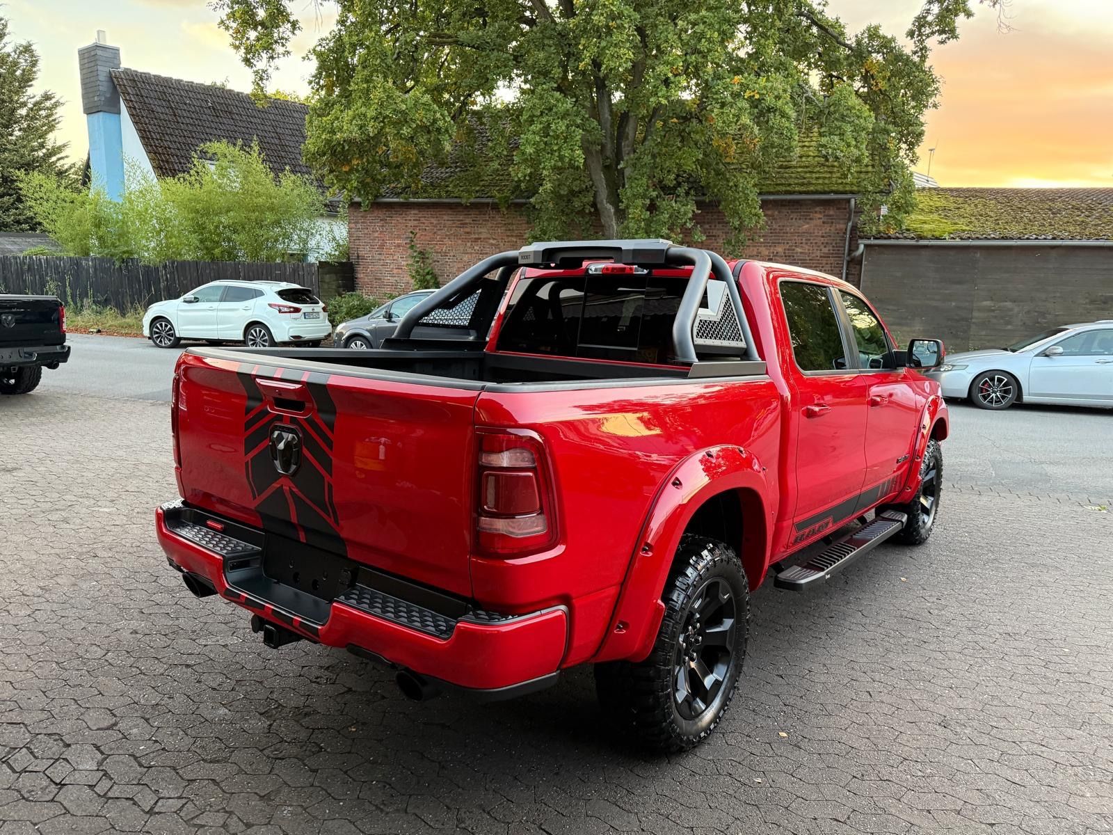 Dodge V8*SPORT*LIFT*4X4*AHK*LED*OFFROAD*NAVI*GARANTIE