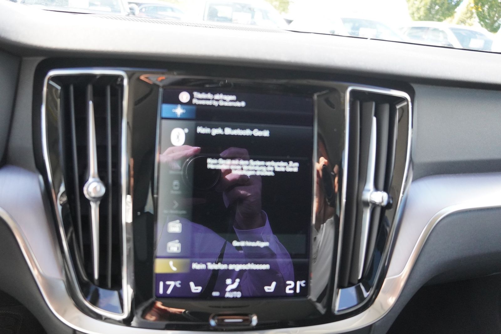 Volvo V60 Kombi 2.0 Hybrid AWD R Design LED Navi AHK