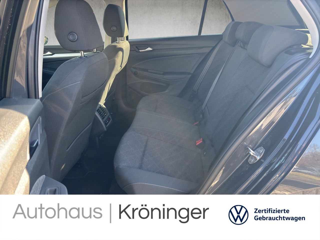 Volkswagen Golf VIII 1.5 TSI Life - Samsaru's Car Outlet