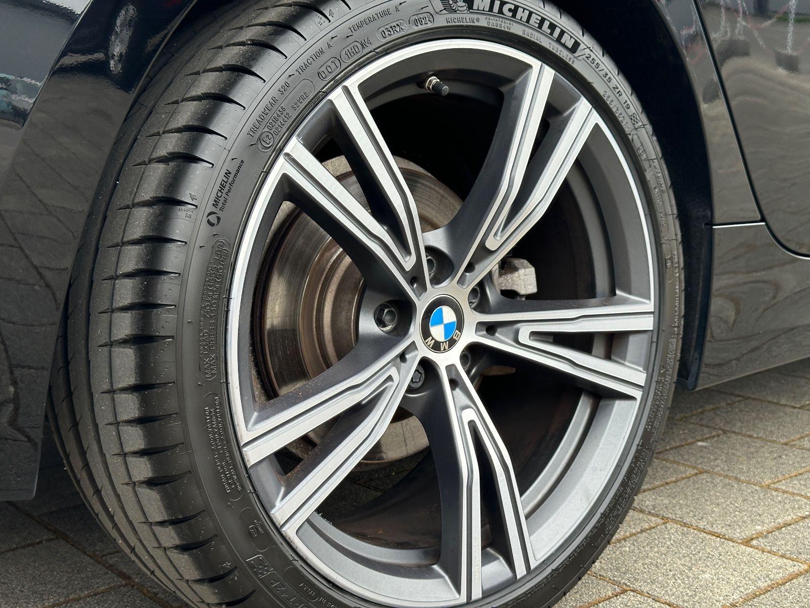 BMW 320 d xDrive Laser Leder HuD Key Innovation - Samsaru's Car Outlet