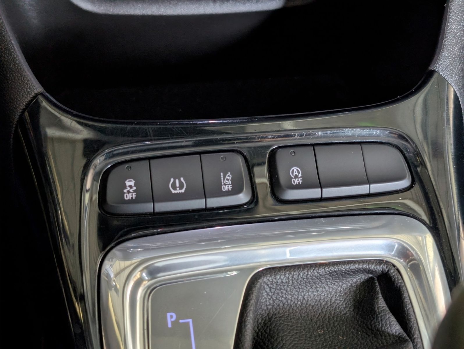 Opel Crossland Elegance 1.5D - Samsaru's Car Outlet
