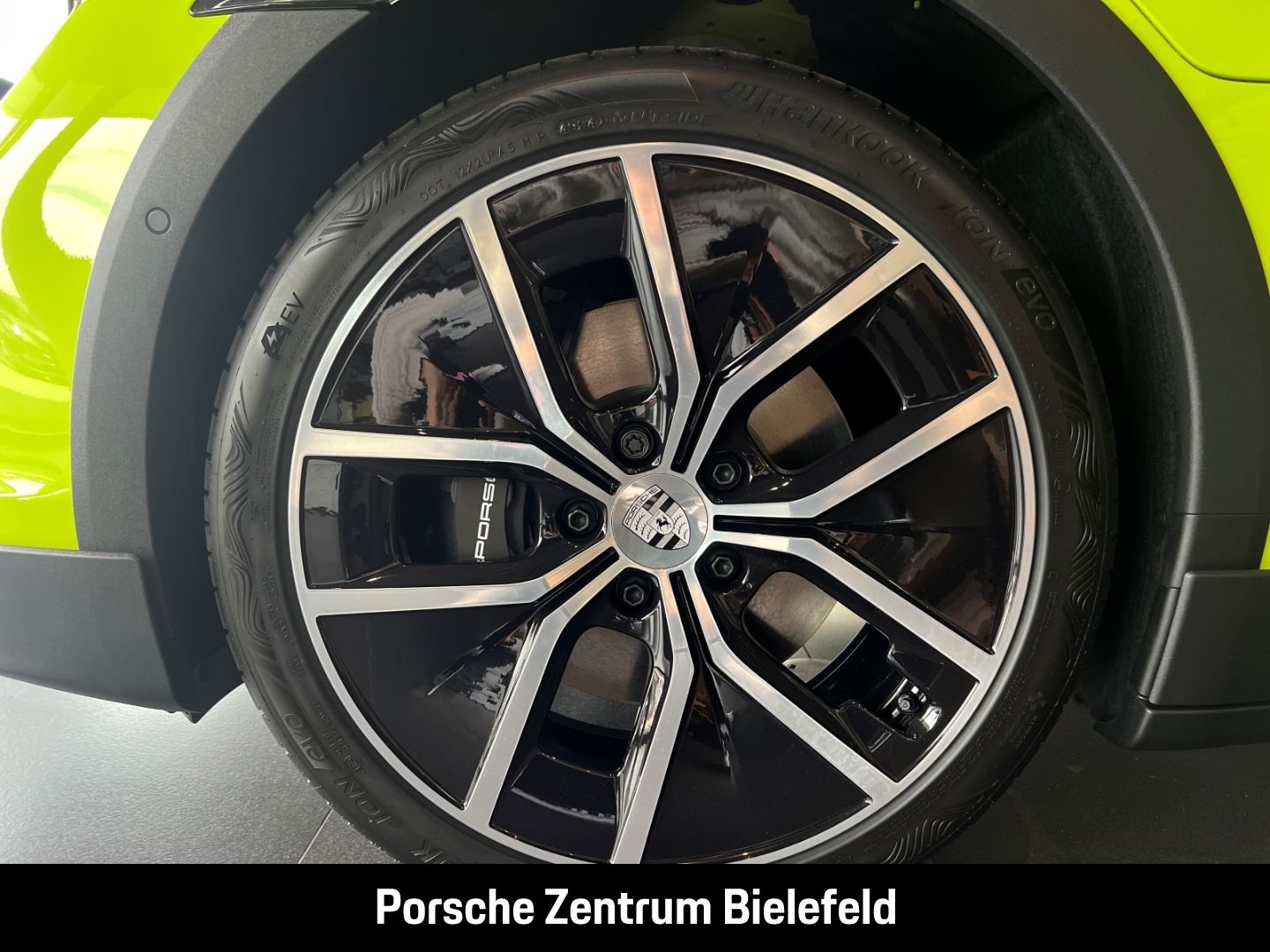 Porsche Taycan 4 Cross Turismo BOSE Performancebatterie+