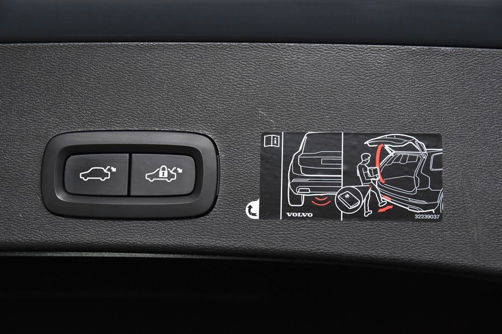 Volvo XC40 T4 Recharge - Samsaru's Car Outlet