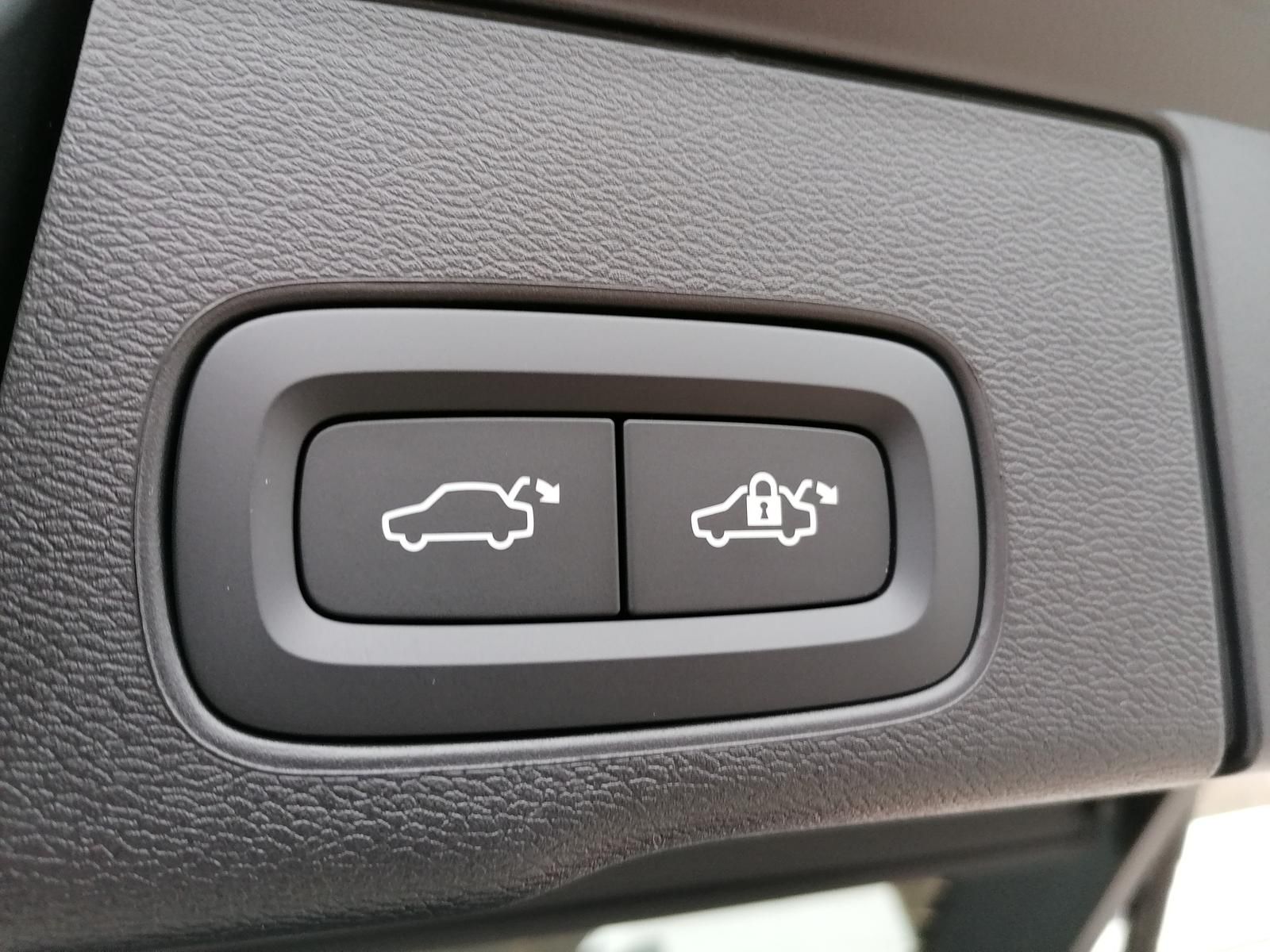 Volvo XC60 T6 AWD Recharge Plus Dark 0,5% 21" FHZ LED