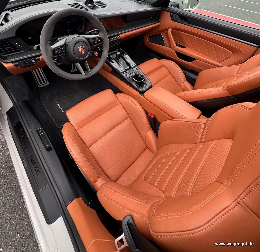Porsche 911 Targa 4 GTS BURMESTER*CARBON*