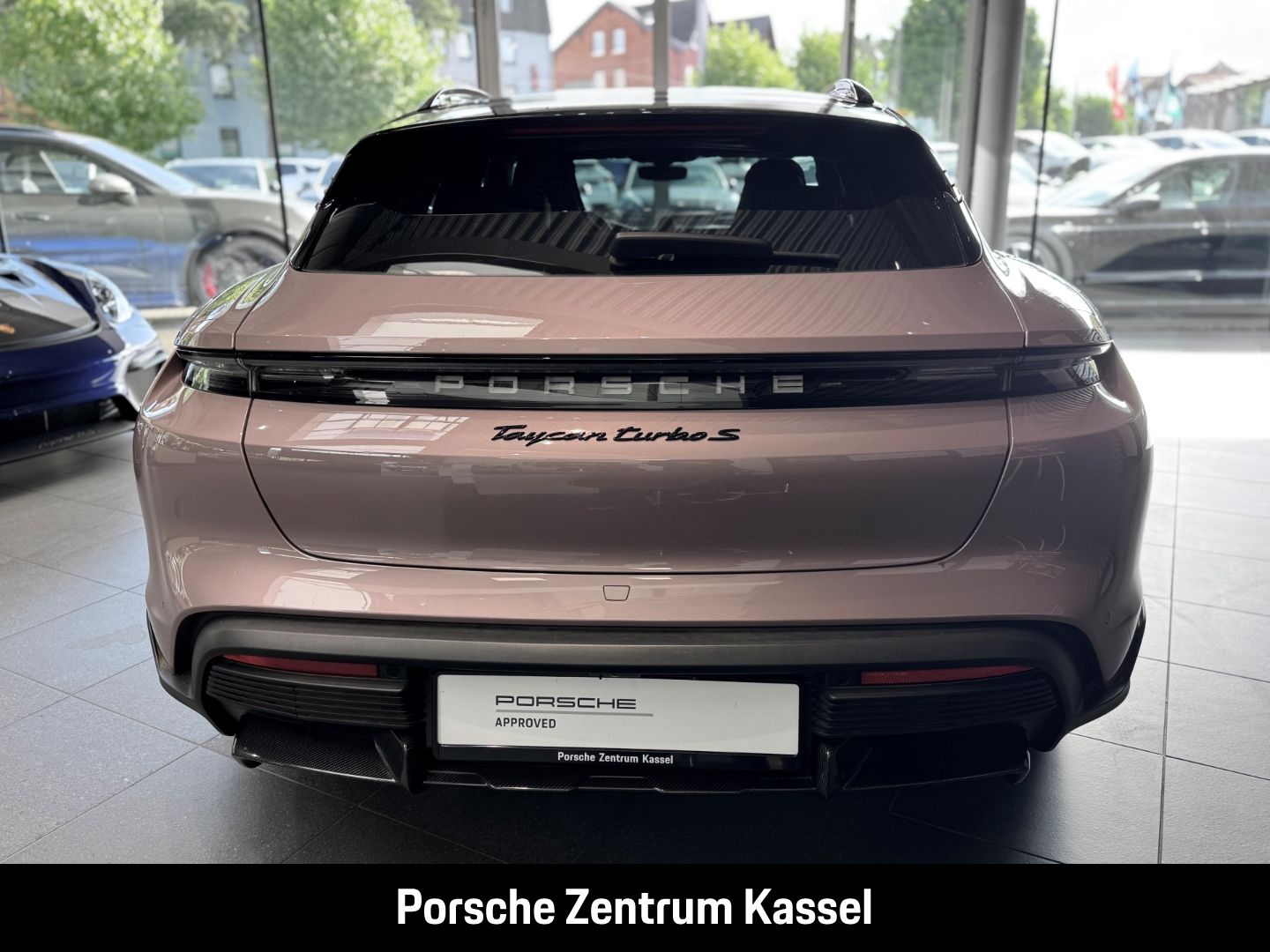 Porsche Taycan Turbo S Cross Turismo