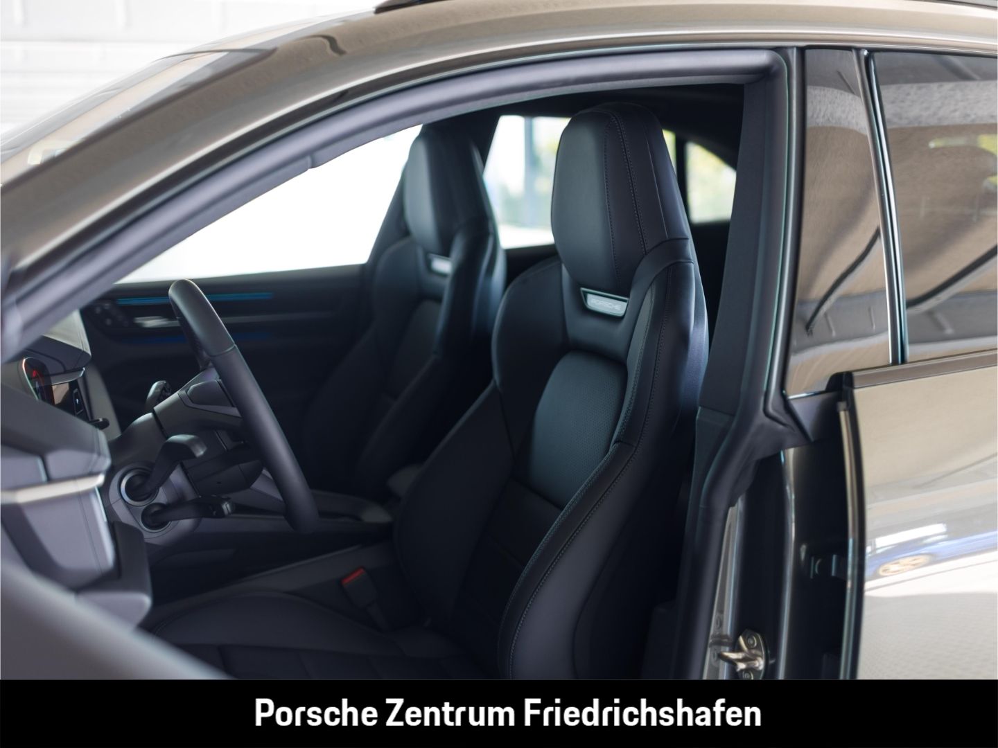 Porsche Macan 4 Hinterachslenkung InnoDrive Head-Up