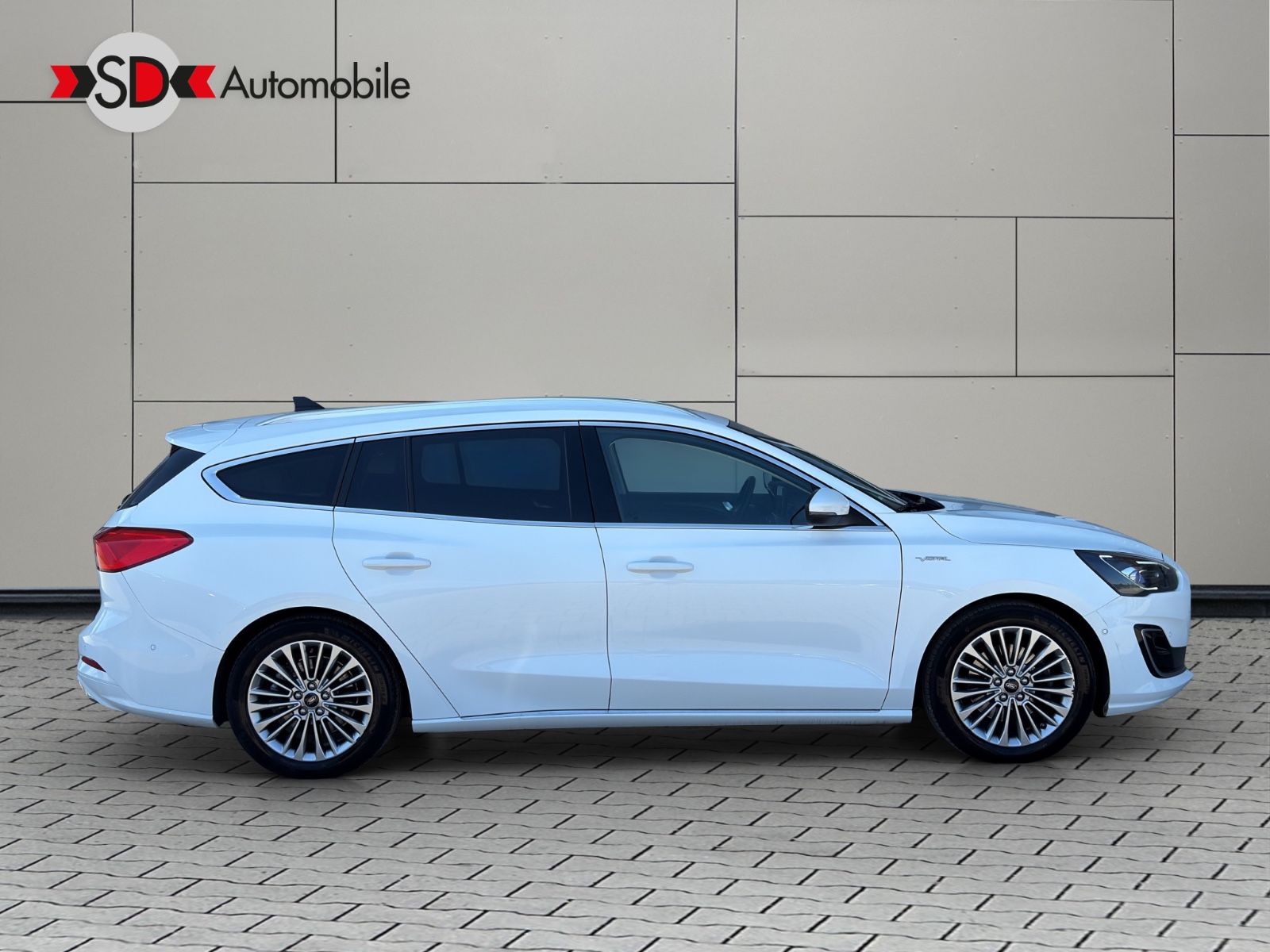 Ford Focus 2.0 Vignale - Samsaru's Car Outlet