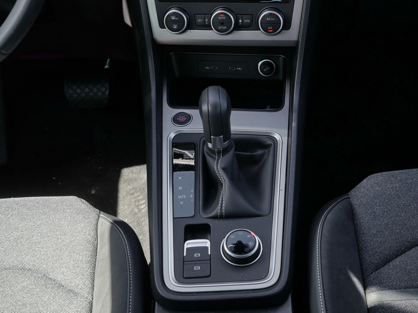 Seat Ateca Xperience 2.0 TDI LED*RFK*AHK*AppConnect