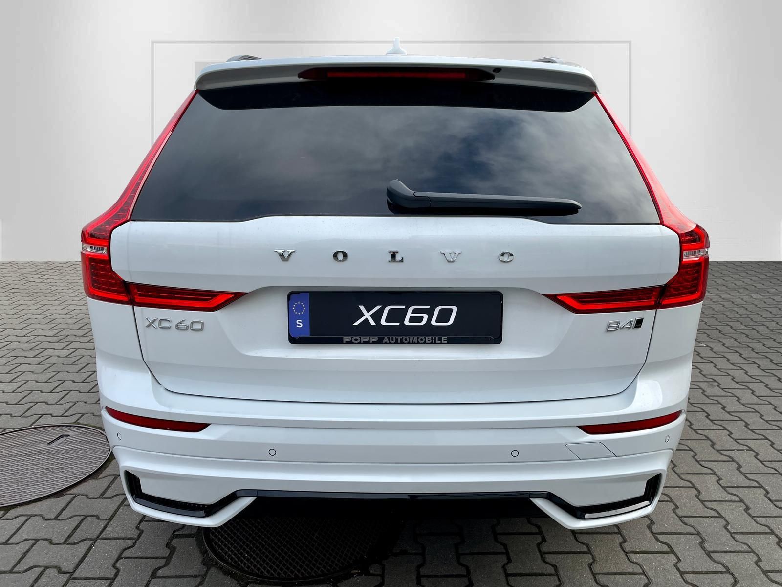 Volvo XC60 B4 AWD Plus Dark 4xSHZ ACC BLIS FHZ STDHZ