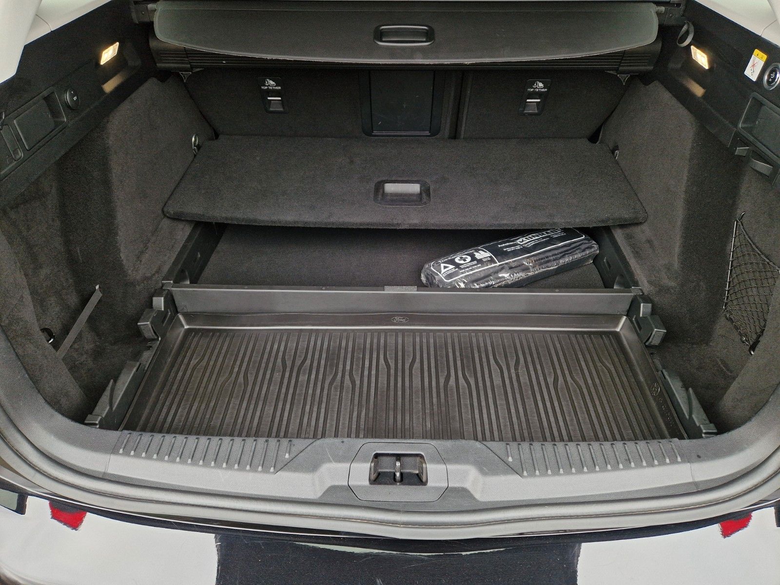 Ford Focus Tun.Titanium 1.Hd Aut. LED AHK NAVI Rf ACC