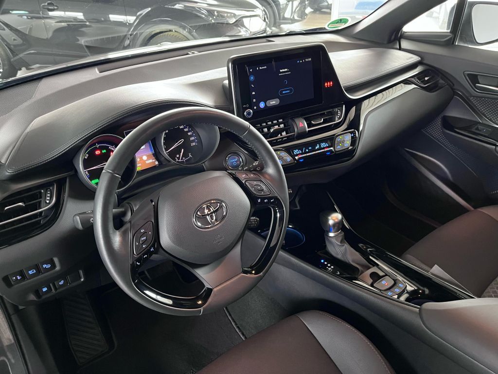 Toyota C-HR 2.0 Hybrid - Samsaru's Car Outlet